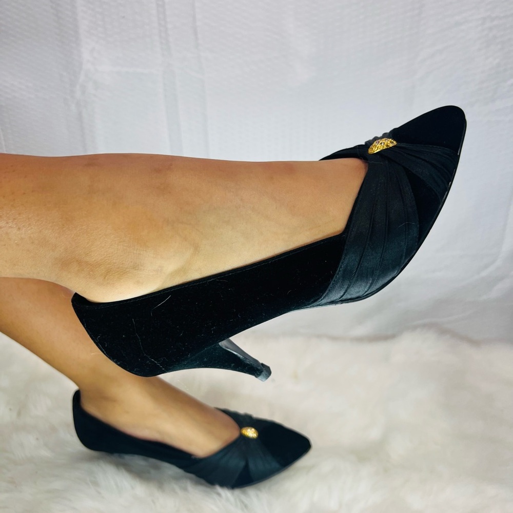 CSL Vintage 1980s Black Velvet Heel Pump Women Shoes Size 7 1/2